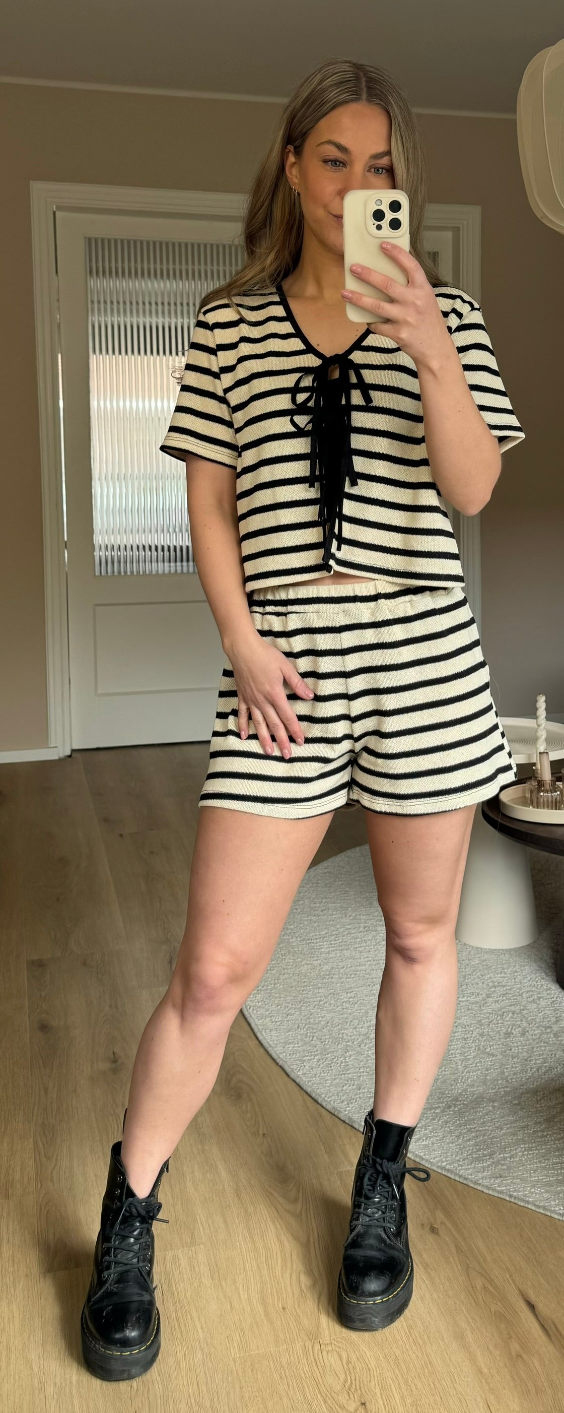 Comfy shortje - Zwart Beige