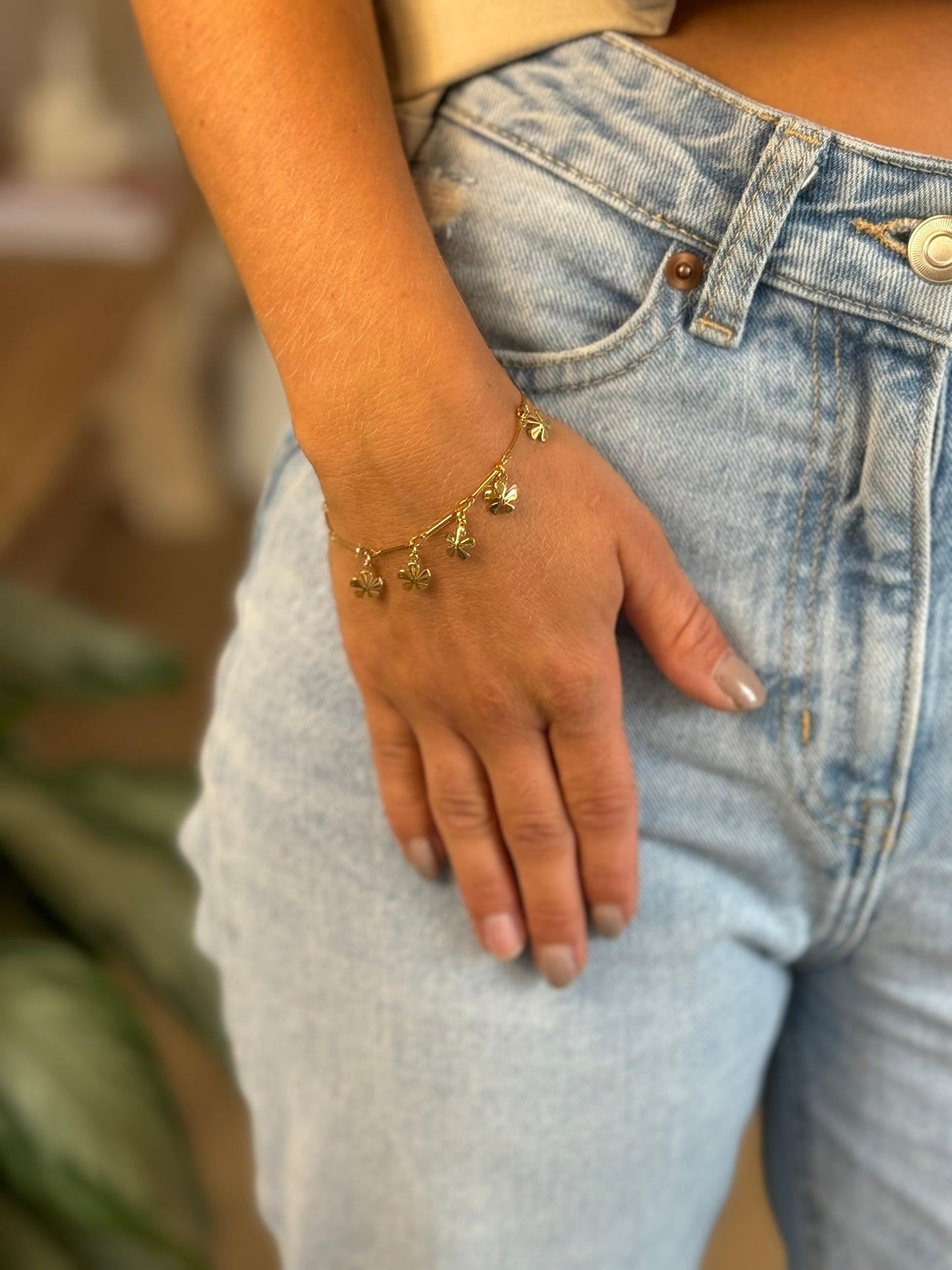 Armband bloemen hanger - Goud