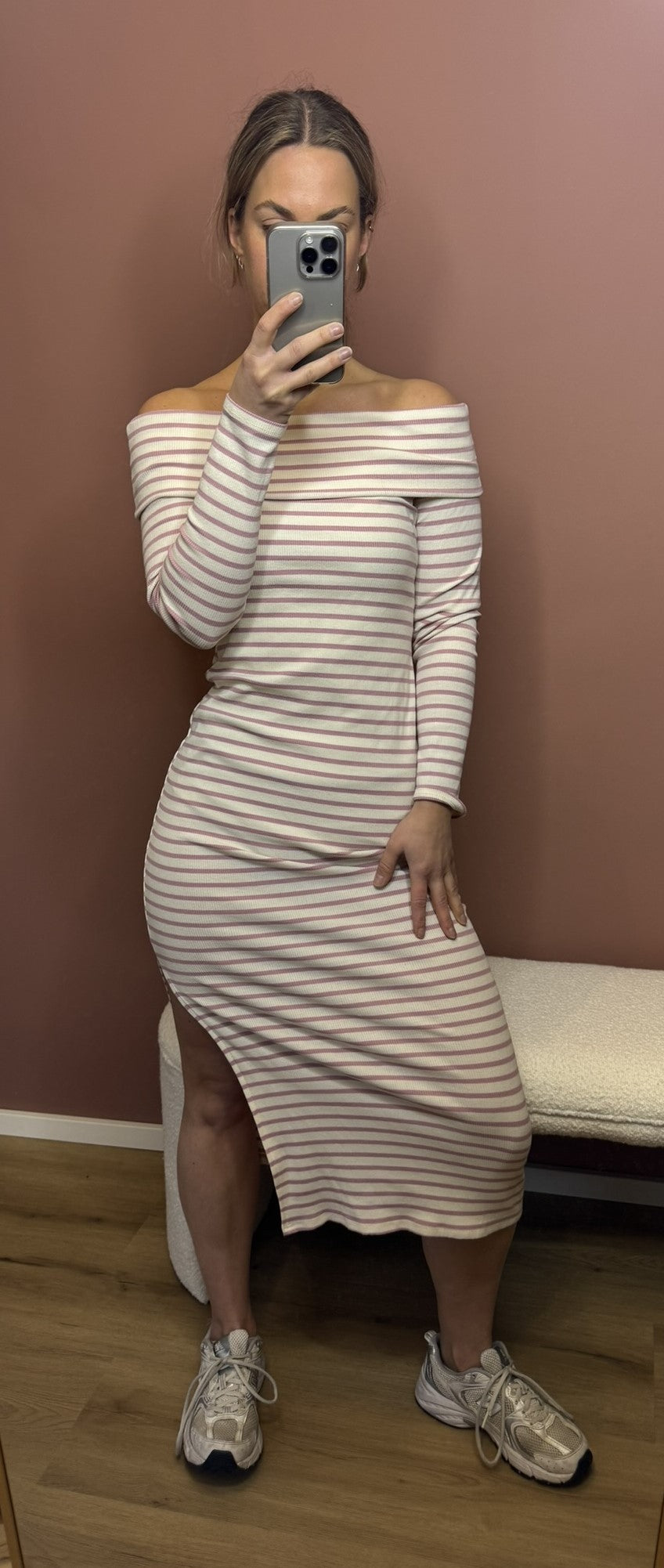 Off shoulder jurk - Crème Roze